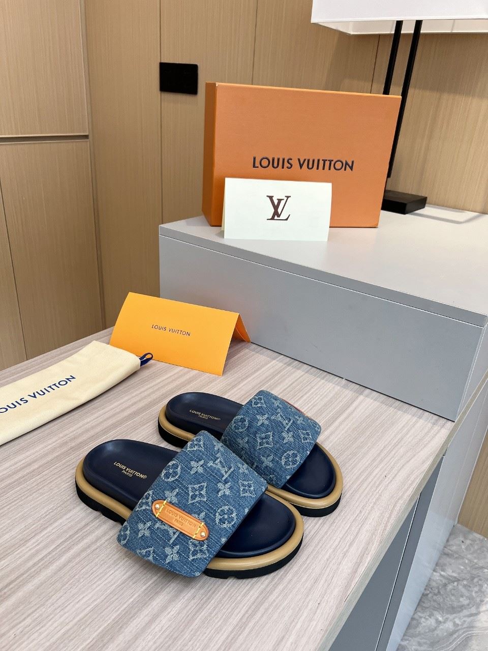 Louis Vuitton Slippers